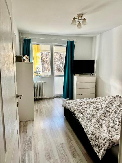 Apartament cu 3 camere semidecomandat, mobilat în Titan