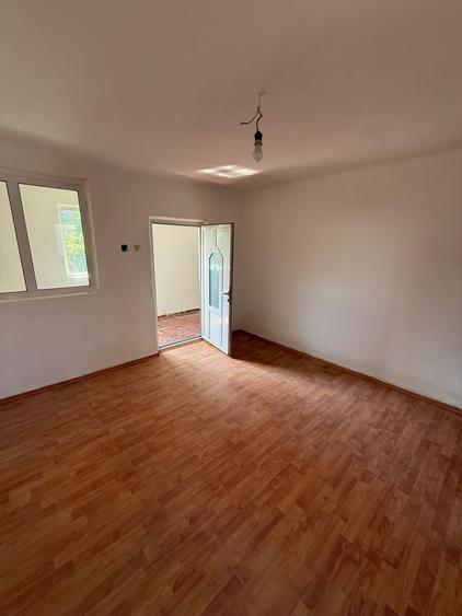 Casă cu 4 camere în Postârnacu