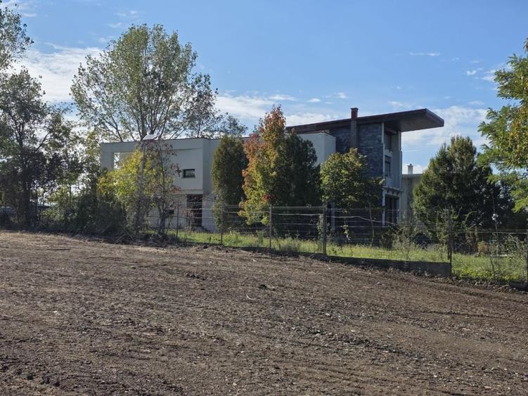 Teren Construcții intravilan de 3931 mp, în Snagov