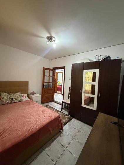 Apartament cu 3 camere decomandat în Sud
