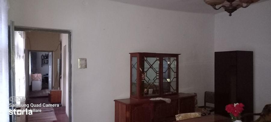 Casă cu 2 camere în Central