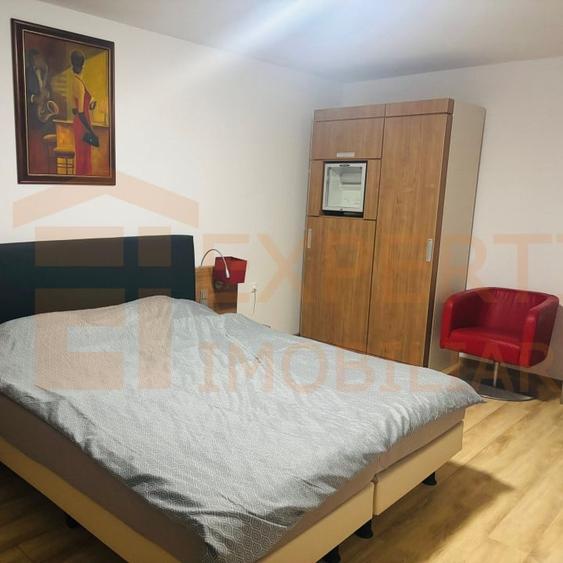 Casă individuală cu 5 camere cu Canalizare în Ovidiu