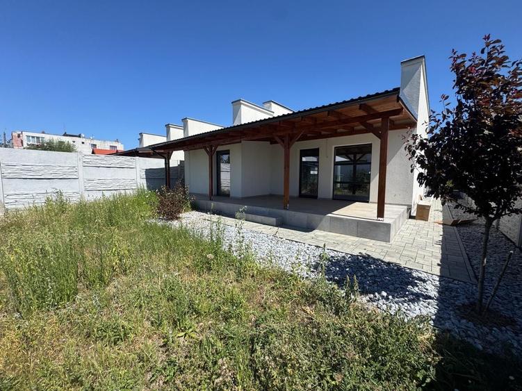 Casă cu 3 camere în Central