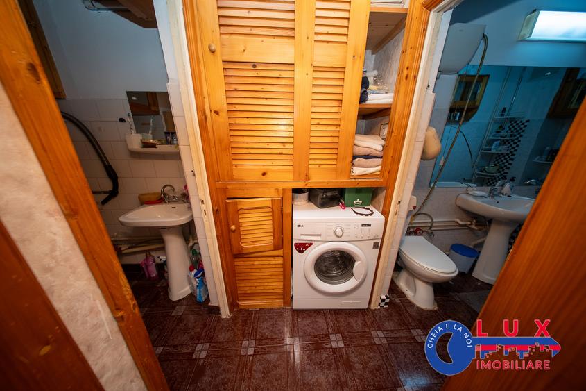 Apartament cu 3 camere decomandat în Central