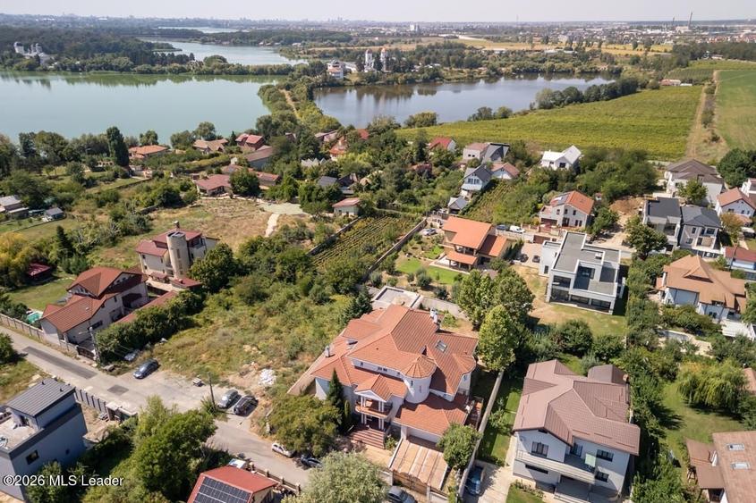Casă individuală cu 11 camere cu Canalizare în Cernica
