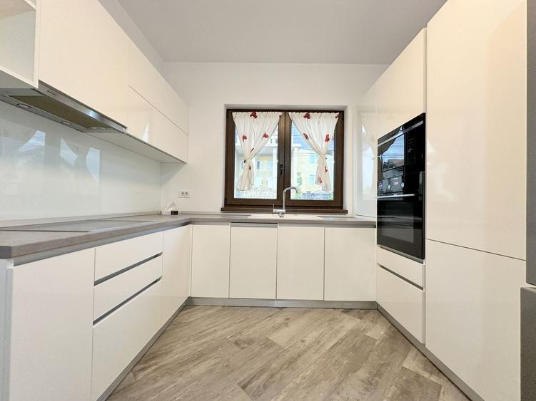 Duplex cu 4 camere cu Canalizare în Dumbrăvița