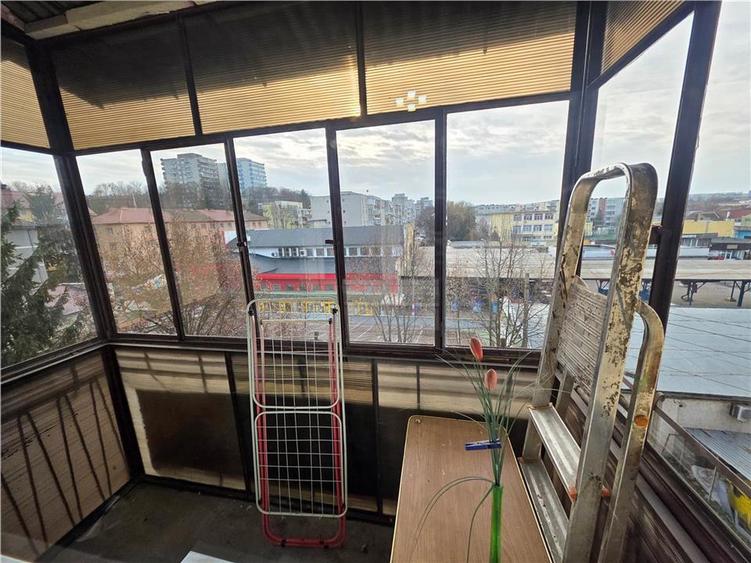 Apartament cu 2 camere semidecomandat în Cornișa