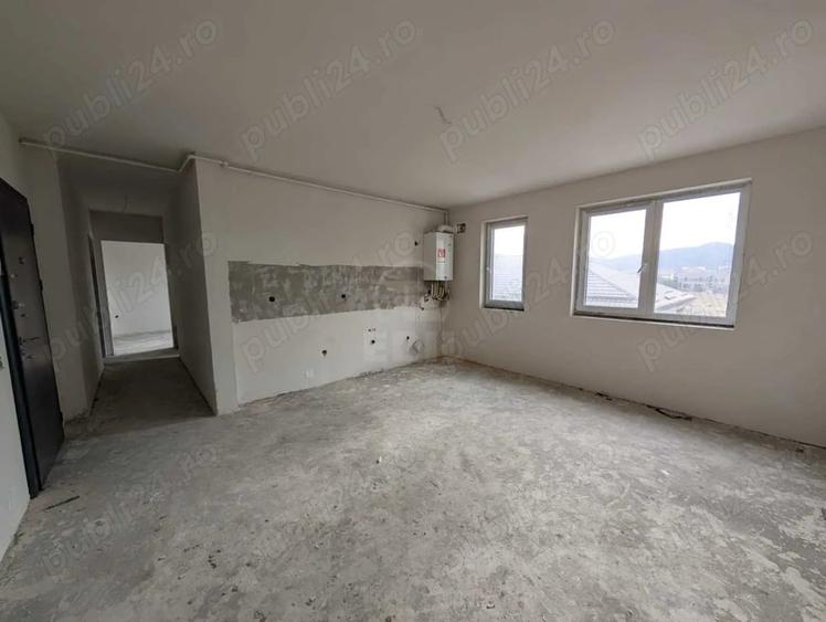 Apartament cu 3 camere semidecomandat în Florești