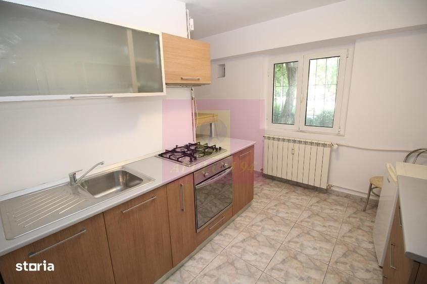Apartament cu 3 camere decomandat în Decebal