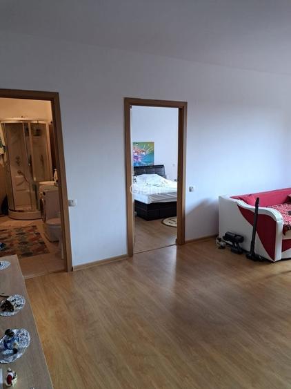 Vand apartament open space Floresti