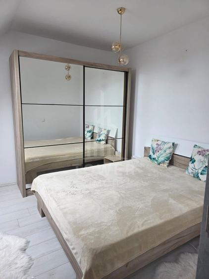 Apartament cu 3 camere semidecomandat, mobilat în Vasile Aaron