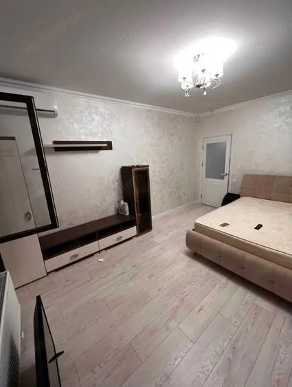 Garsonieră decomandată în Lipovei