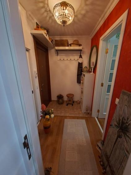 Apartament cu 2 camere decomandat, mobilat în Central