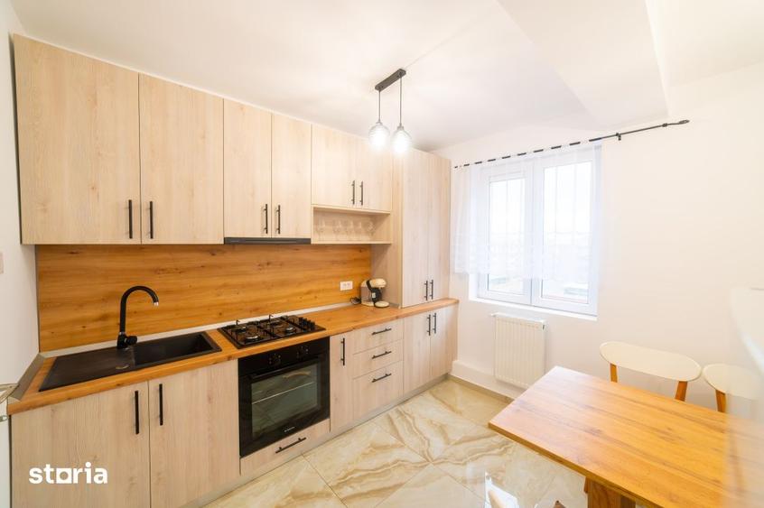 Apartament cu 3 camere semidecomandat, mobilat în Central