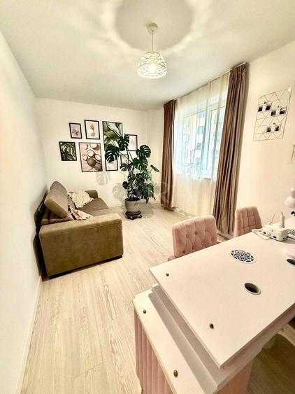 Apartament cu 3 camere semidecomandat, mobilat în Chinteni
