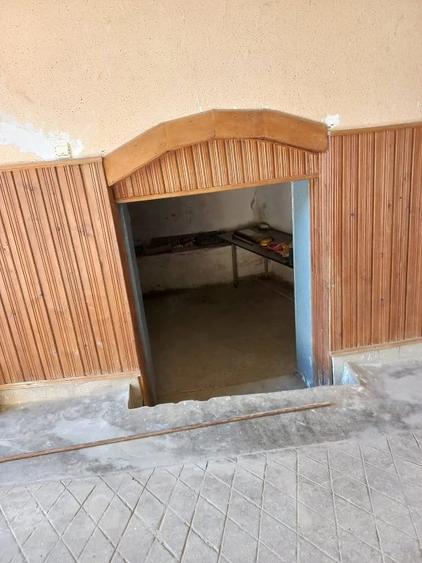 Casă cu 6 camere cu Teren 730 Mp în Lăpușnicu Mare