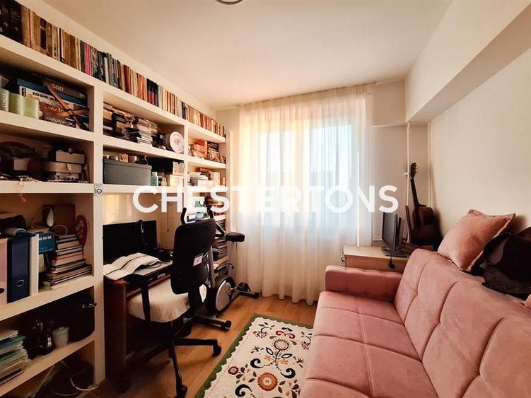 Apartament cu 3 camere decomandat în Tei