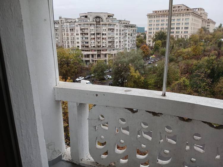 Apartament cu 3 camere decomandat, mobilat în Unirii