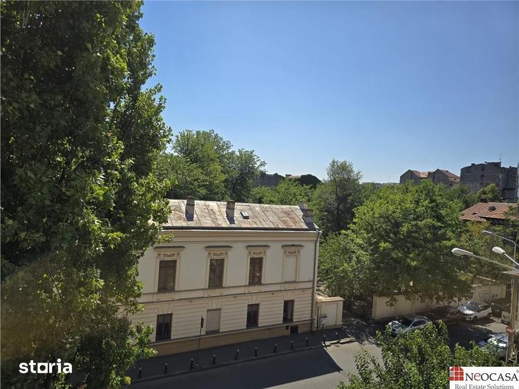 Apartament cu 3 camere în Victoriei