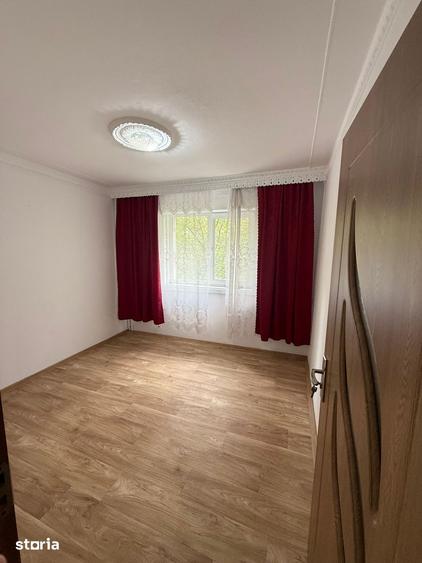 Apartament cu 3 camere decomandat în Mioriței