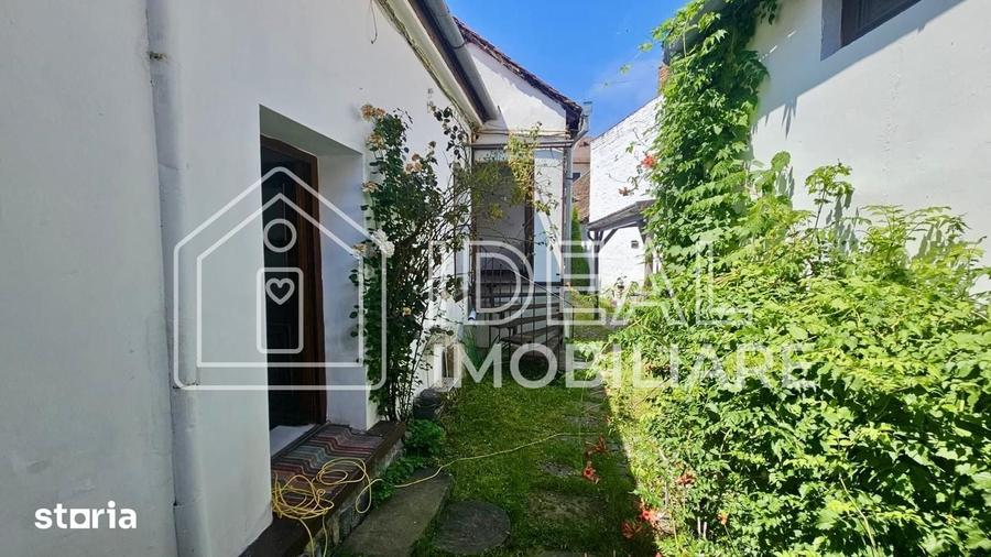 Casă cu 7 camere cu Teren 100 Mp în Ultracentral