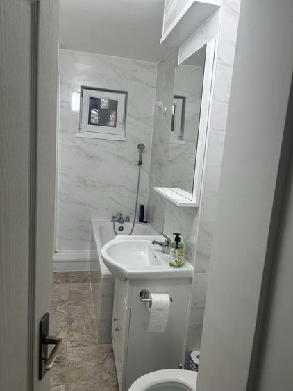 Apartament cu 3 camere nedecomandat în Ostroveni