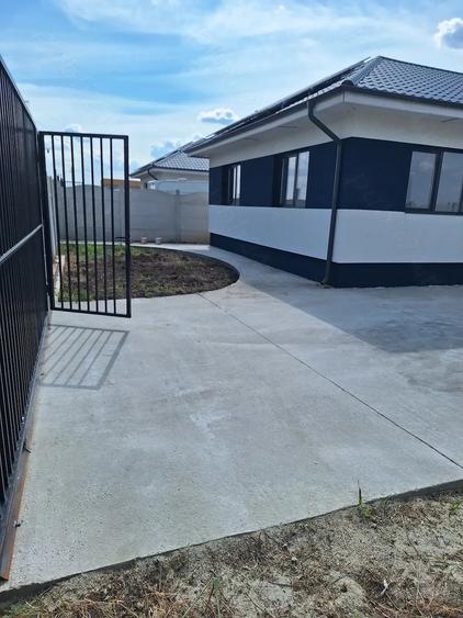Casă cu Teren 520 Mp în Stâlpu