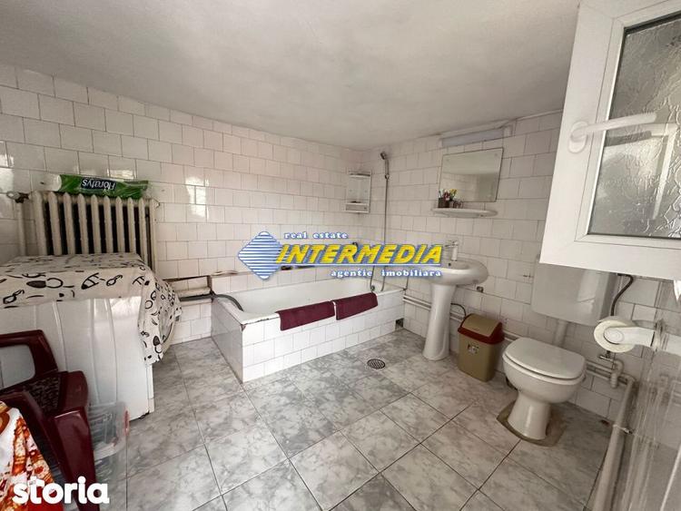 Casă cu 2 camere cu Teren 919 Mp în Cetate