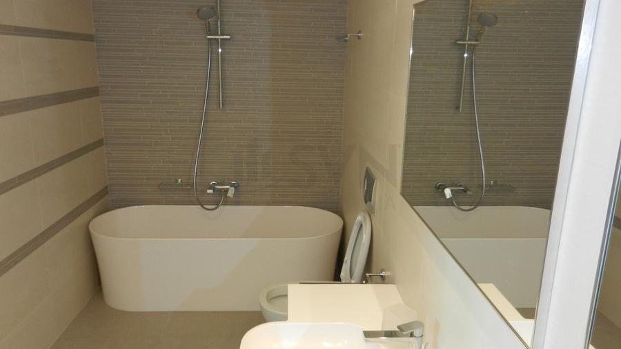 Apartament cu 4 camere decomandat, mobilat în Aviatorilor