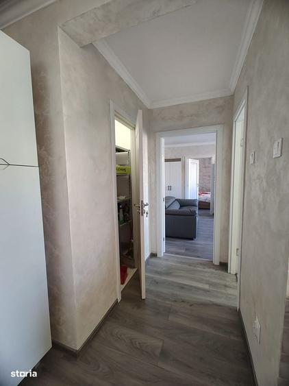 Apartament cu 3 camere în Decebal