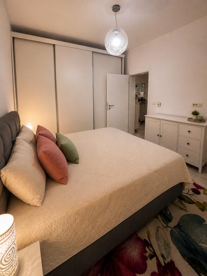 Apartament cu 2 camere semidecomandat, mobilat în Giroc