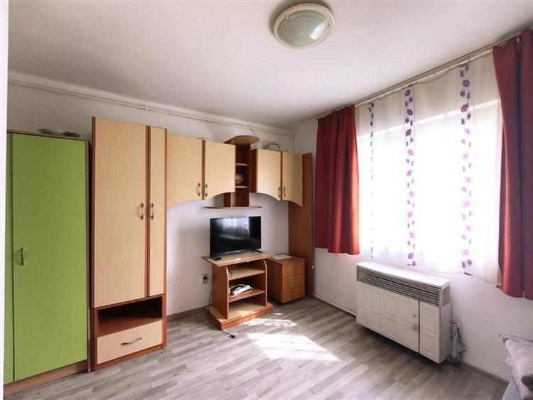 Garsonieră decomandată în Lazaret