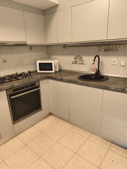 Apartament cu 4 camere în Sisești