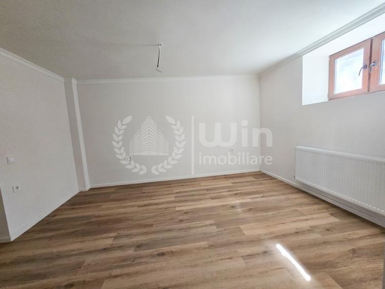 Casă individuală cu 5 camere cu Canalizare în Central