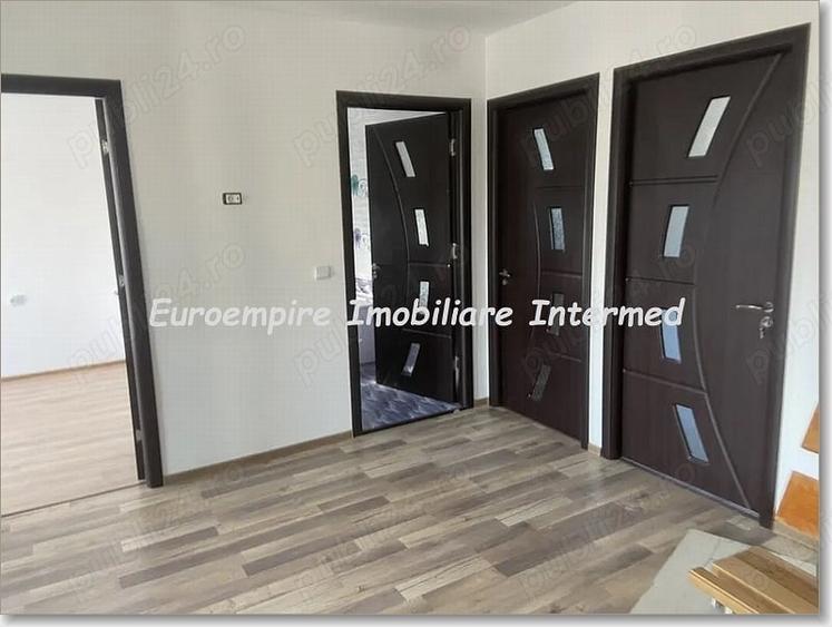 Casă cu 6 camere cu Teren 400 Mp în Central