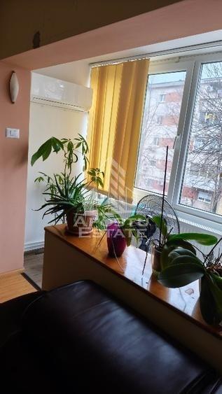 Apartament cu 4 camere decomandat, mobilat în Steaua