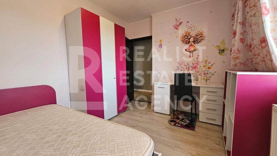 Apartament cu 4 camere decomandat, mobilat în Central