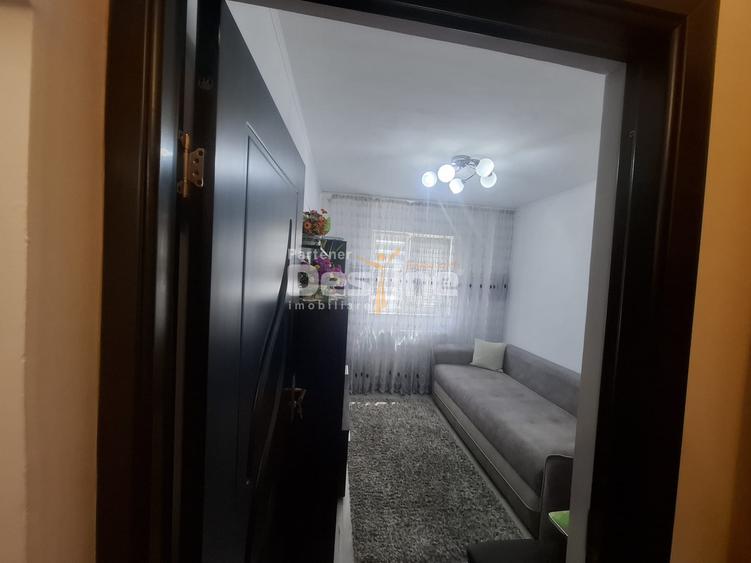 Apartament TĂTĂRAȘI SUD, 3 camere, Semidecomandat, an 1978, 50 mp utili, etaj 3 - 5