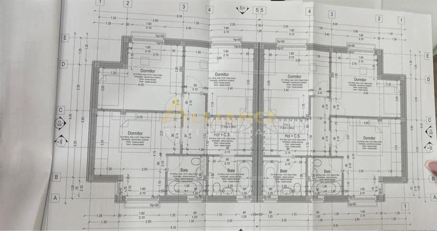 Duplex cu 4 camere cu Canalizare în Central