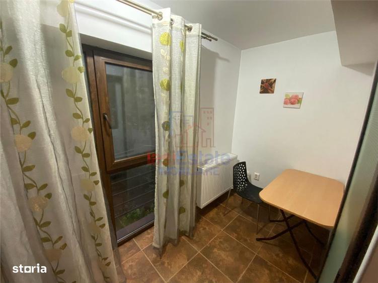 Garsonieră decomandată în Nicolina