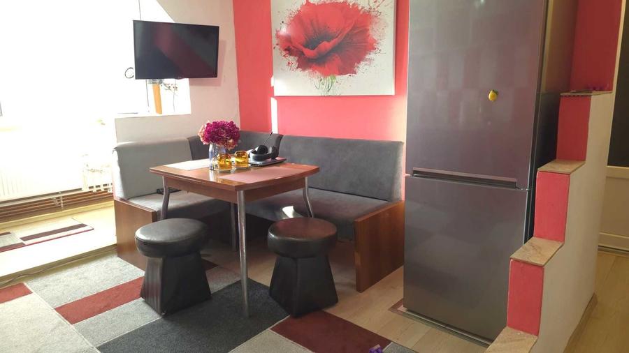 Apartament cu 2 camere decomandat în Petros