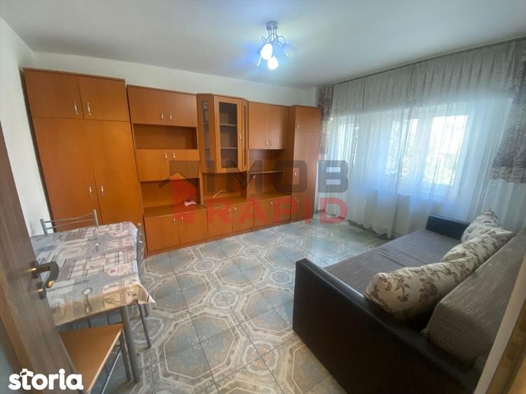 Garsonieră decomandată în Central