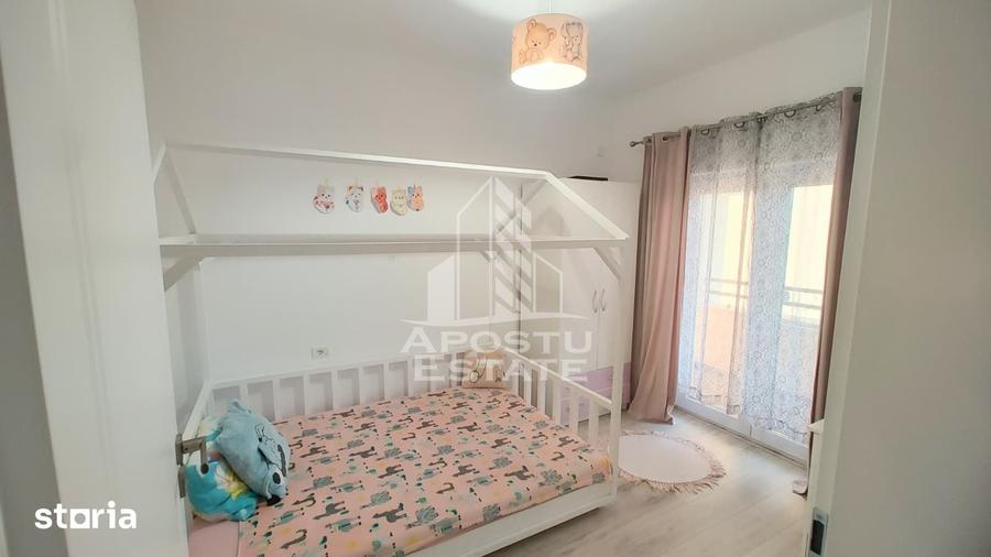 Casă cu 5 camere cu Teren 260 Mp în Soarelui