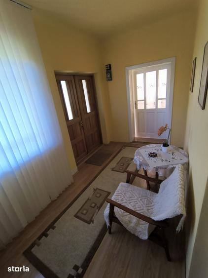 Casă cu 4 camere cu Teren 1000 Mp în Ceuaș