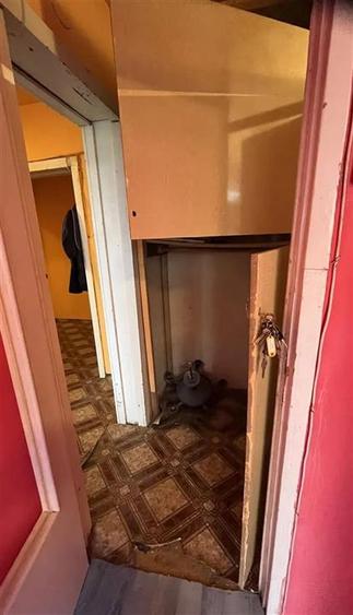 Apartament cu 4 camere decomandat în Astra