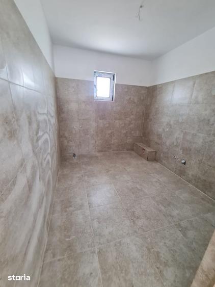 Casă cu 5 camere cu Teren 400 Mp în Adunații-Copăceni