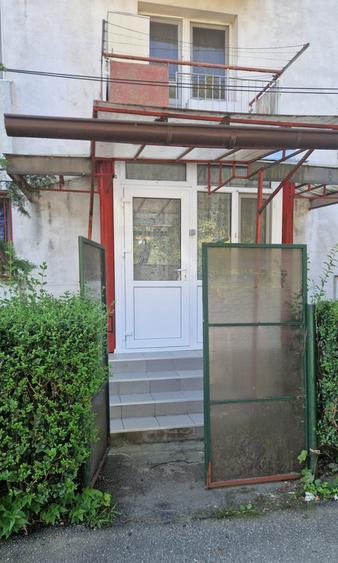Apartament cu 2 camere semidecomandat în Deve