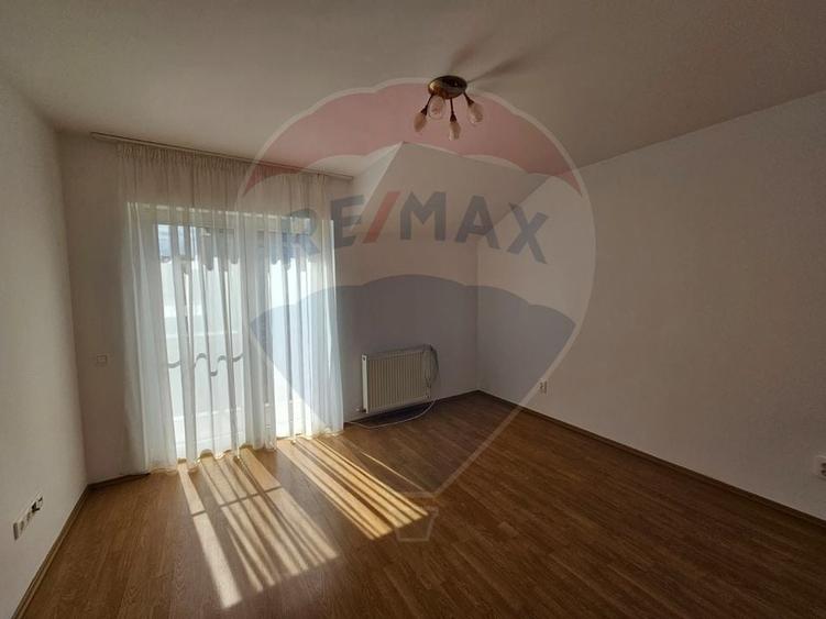 Casă cu 4 camere cu Teren 256 Mp în Bună Ziua