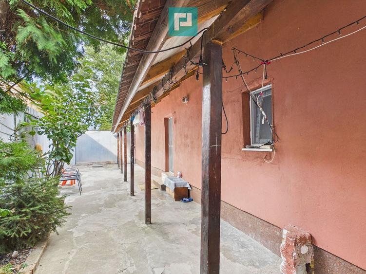 Casă individuală cu 6 camere cu Canalizare în Calea Clujului