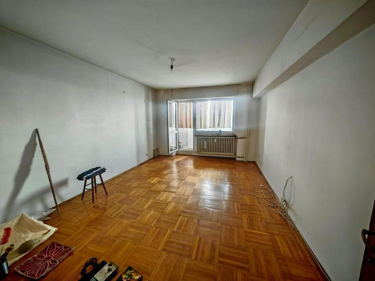 Apartament cu 4 camere decomandat, mobilat în Obor